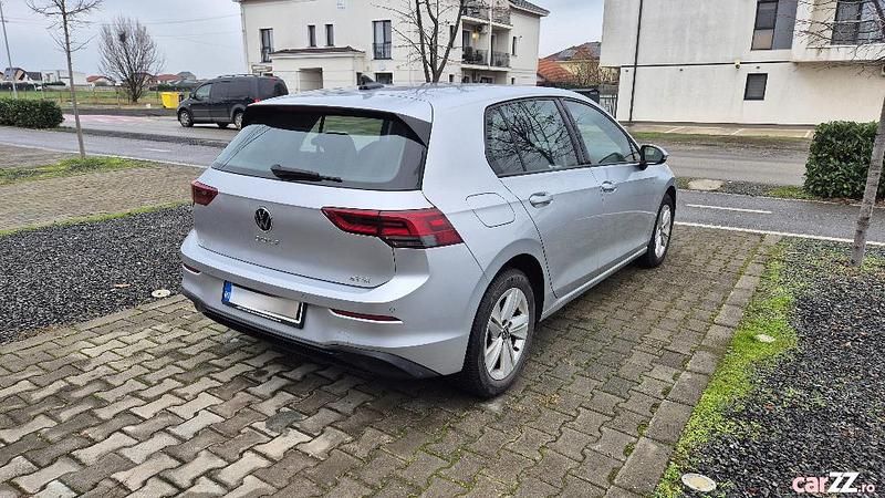 Second-hand VW Golf VIII Life 110 CP (80 kW) 2020 Argintiu Berlinǎ