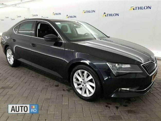 Negru Utilizat 2016 Skoda Superb Berlinǎ | 12.800 EUR (Preț OK) - Imagine 1/4