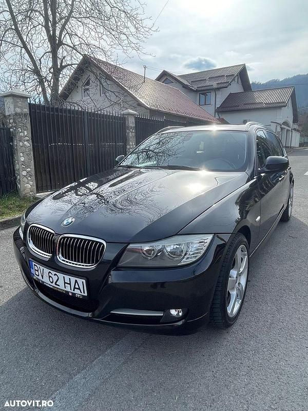Culoarenegru Utilizat 2010 BMW 318 Break | 5.900 EUR (Preț OK) - Imagine 1/4