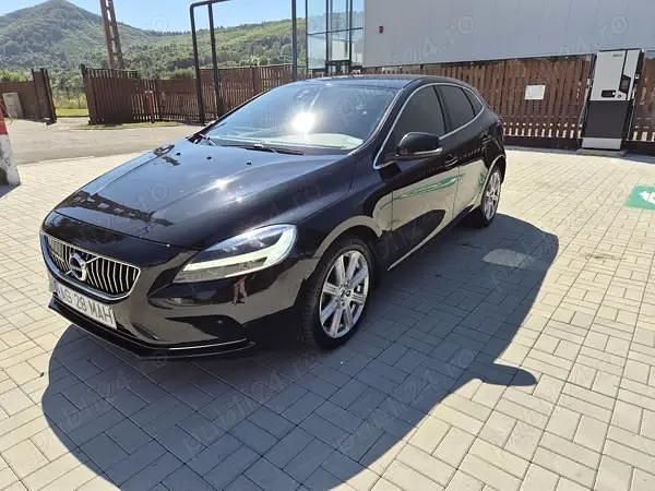 Negru Utilizat 2018 Volvo V40 Break | 12.600 EUR (Scump) - Imagine 1/4