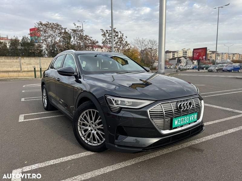 Culoarenegru Utilizat 2020 Audi e-tron SUV | 25.999 EUR (Super Preț) - Imagine 1/4
