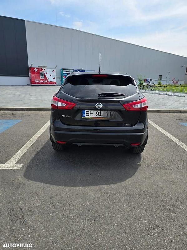 Second-hand Nissan Qashqai N-Connecta 130 CP (95 kW) 2017 Culoarenegru SUV