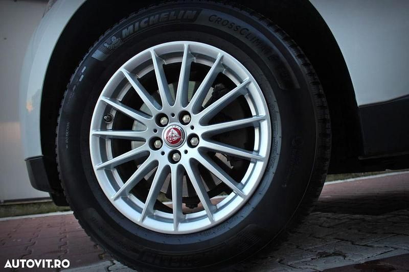 Second-hand Jaguar F-Pace 241 CP (177 kW) 2017 Culoarealb SUV