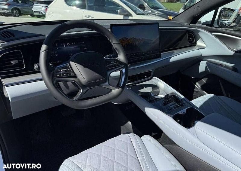 Second-hand BYD Sealion 7 404 kW (550 CP) 2025 Alb SUV