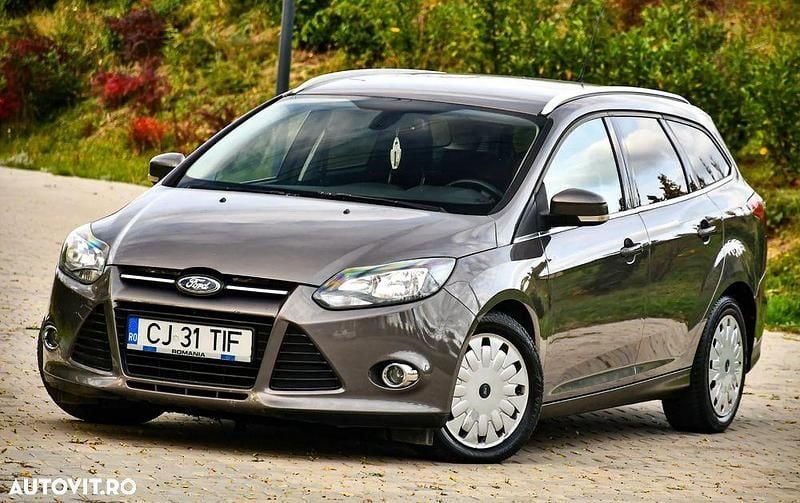 Culoaremaro Utilizat 2013 Ford Focus Titanium Break | 3.790 EUR (Preț bun) - Imagine 1/4