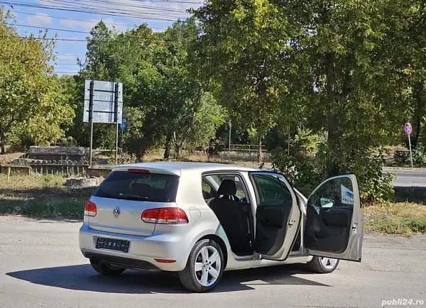 Second-hand VW Golf VI Team 160 CP (117 kW) 2010 Argintiu Hatchback