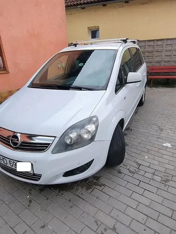 Utilizat 2010 Opel Zafira Monovolum | 3.200 EUR (Preț OK) - Imagine 1/4