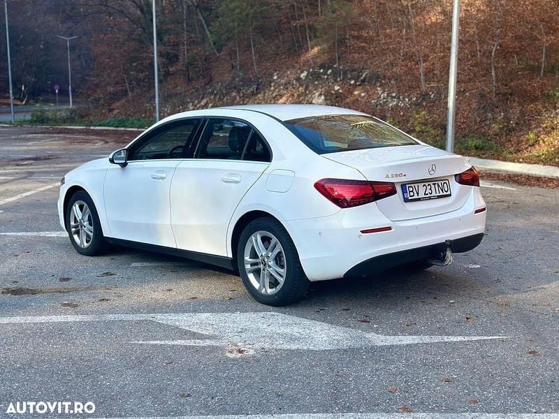 Second-hand Mercedes A250 218 CP (160 kW) 2023 Culoarealb Berlinǎ