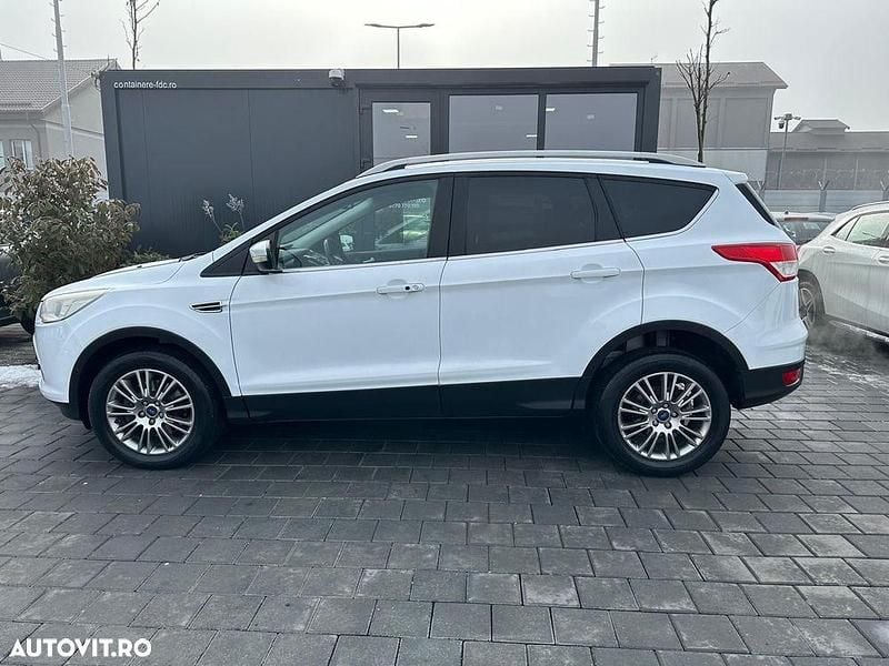 Second-hand Ford Kuga 140 CP (102 kW) 2013 Culoarealb SUV