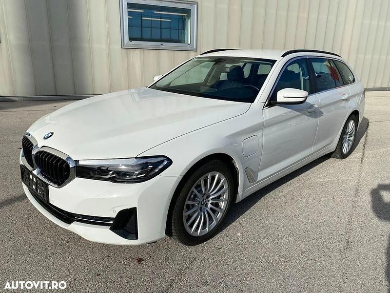 Culoarealb Utilizat 2021 BMW 530e Luxury Line Break | 35.900 EUR (Scump) - Imagine 1/4