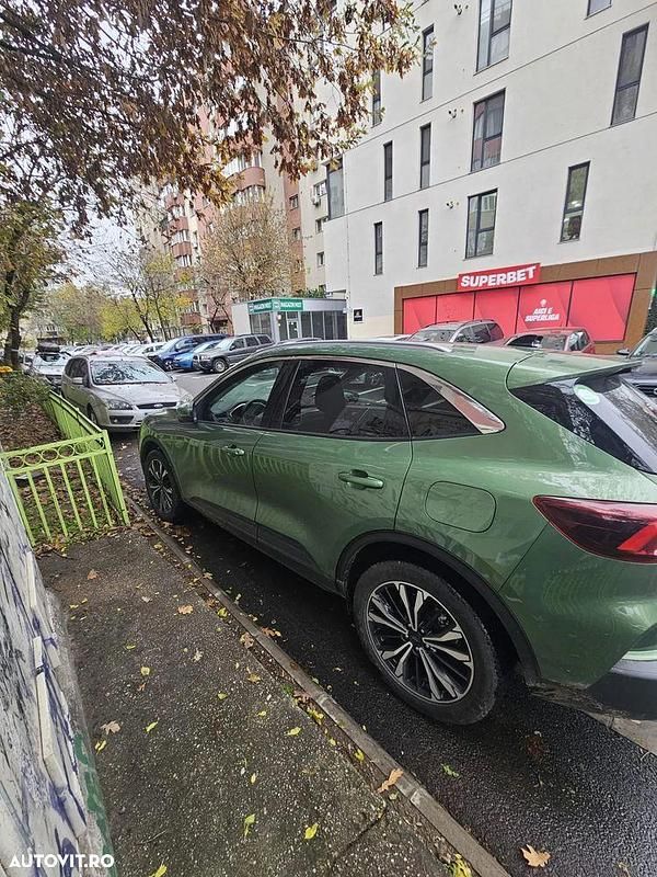 Second-hand Ford Kuga Titanium 180 CP (132 kW) 2024 Culoareverde SUV