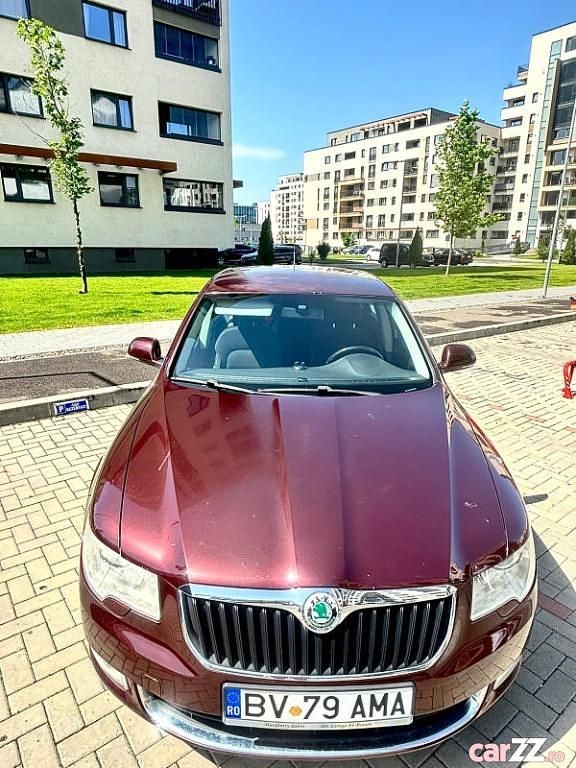 Utilizat 2009 Skoda Superb Berlinǎ | 5.000 EUR (Preț OK) - Imagine 1/4