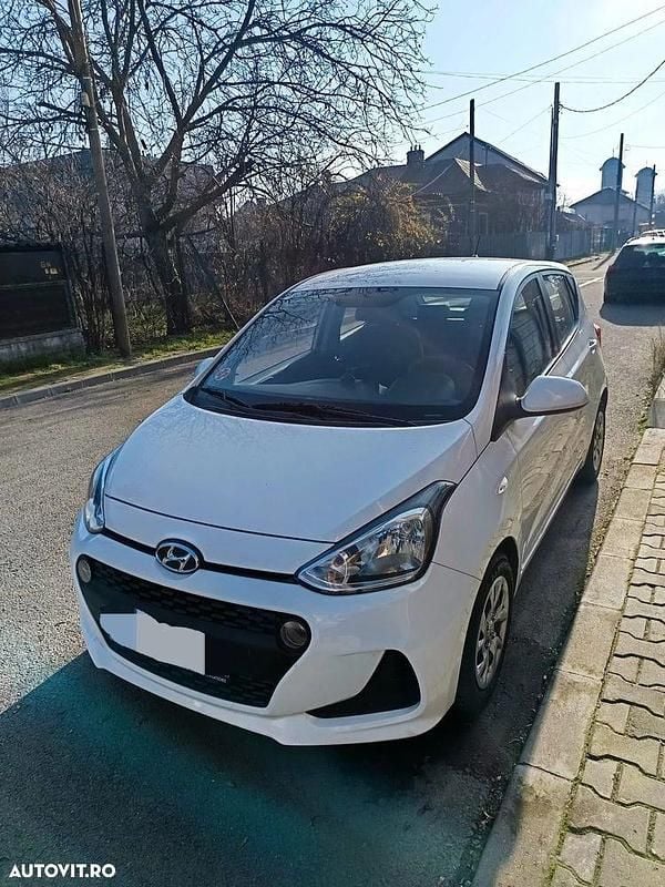 Second-hand Hyundai i10 Comfort 67 CP (49 kW) 2019 Culoarealb Hatchback