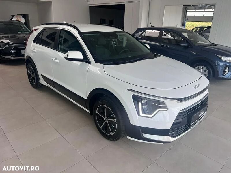 Alb Utilizat 2023 Kia Niro SUV | 36.916 EUR - Imagine 1/4