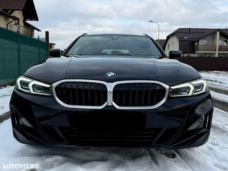 Culoarenegru Utilizat 2023 BMW 320 Luxury Line Break | 25.900 EUR (Preț bun) - Imagine 1/4