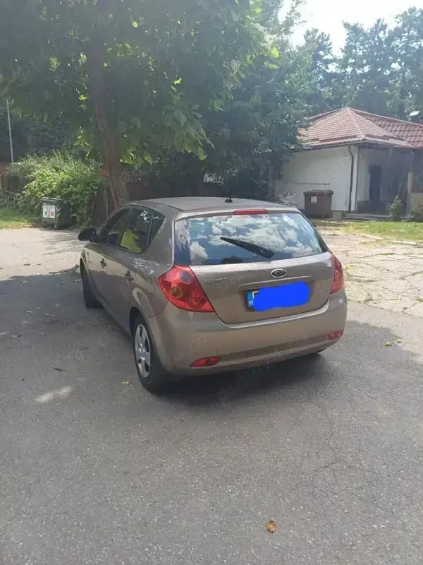 Utilizat 2009 Kia Ceed Hatchback | 2.500 EUR (Preț bun) - Imagine 1/4
