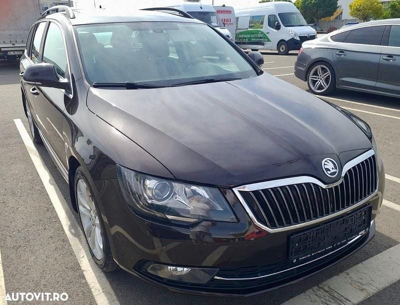Culoaremaro Utilizat 2013 Skoda Superb Ambition Break | 7.999 EUR (Preț OK) - Imagine 1/4