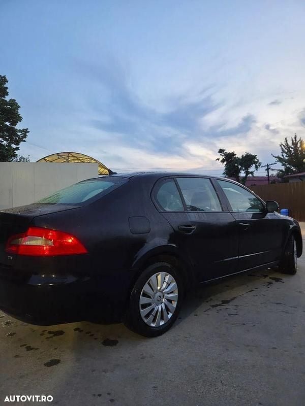 Second-hand Skoda Superb GreenLine 105 CP (77 kW) 2012 Culoarenegru Break