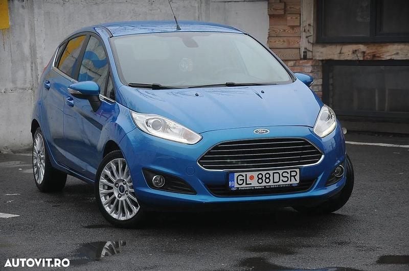 Second-hand Ford Fiesta Titanium 75 CP (55 kW) 2014 Culoarealbastru Hatchback