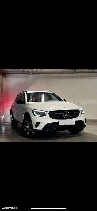 Culoarealb Utilizat 2021 Mercedes GLC200 SUV | 29.900 EUR (Preț bun) - Imagine 1/4