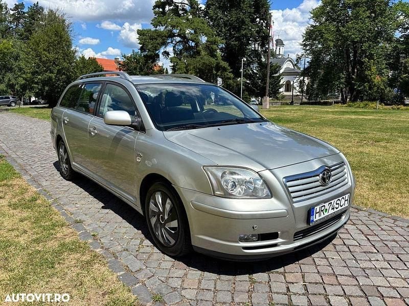 Bej Utilizat 2006 Toyota Avensis Sol Break | 3.100 EUR (Puțin scump) - Imagine 1/4