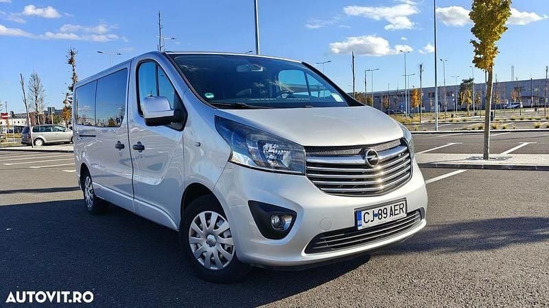 Culoareargint Utilizat 2017 Opel Vivaro Van | 12.350 EUR (Preț OK) - Imagine 1/4