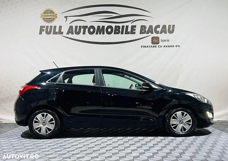 Second-hand Hyundai i30 Trend 110 CP (80 kW) 2013 Culoarenegru Hatchback