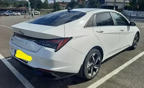 Alb Utilizat 2021 Hyundai Elantra Berlinǎ | 20.800 EUR (Scump) - Imagine 1/4