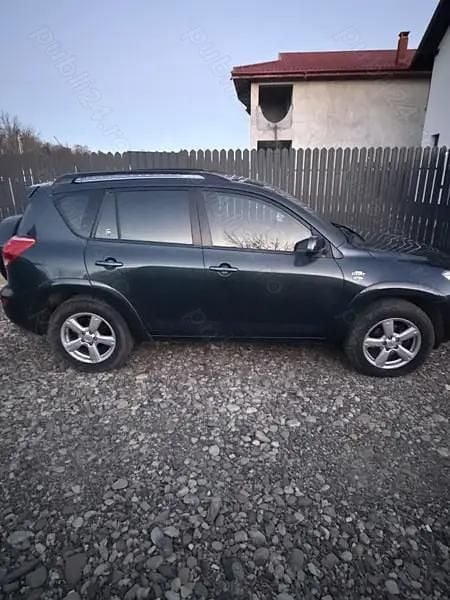 Second-hand Toyota RAV4 177 CP (130 kW) 2006 Verde SUV