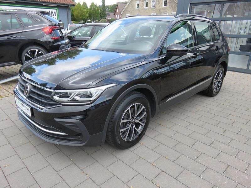 Utilizat 2021 VW Tiguan Life SUV | 31.770 EUR (Scump) - Imagine 1/1