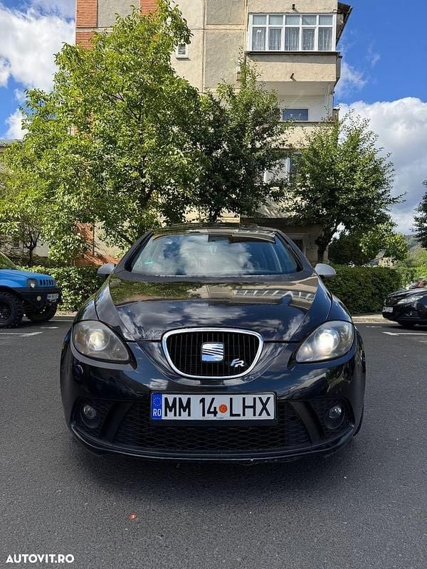 Culoarenegru Utilizat 2007 Seat Altea Monovolum | 2.800 EUR (Preț OK) - Imagine 1/4
