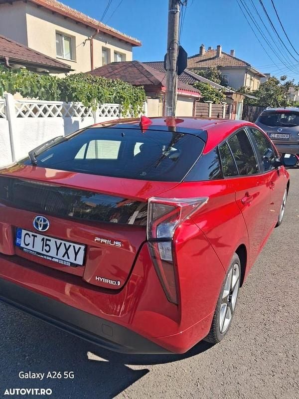 Culoarerosu Utilizat 2016 Toyota Prius Hatchback | 14.800 EUR (Scump) - Imagine 1/4