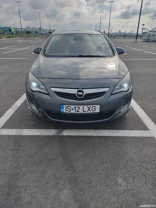 Gri Utilizat 2011 Opel Astra Break | 3.500 EUR (Puțin scump) - Imagine 1/4
