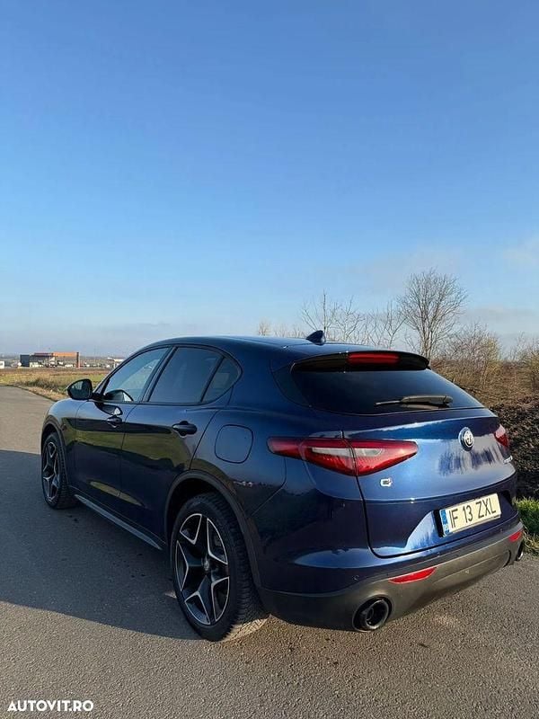 Second-hand Alfa Romeo Stelvio Super 190 CP (139 kW) 2020 Culoarealbastru SUV