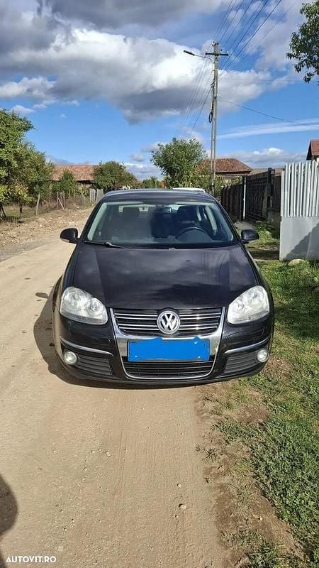 Culoarenegru Utilizat 2007 VW Jetta Berlinǎ | 2.000 EUR (Preț bun) - Imagine 1/4
