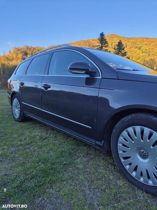 Second-hand VW Passat Comfortline 110 CP (80 kW) 2009 Culoaremaro Break
