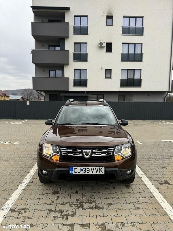 Culoaremaro Utilizat 2014 Dacia Duster Lauréate SUV | 6.500 EUR (Preț OK) - Imagine 1/4