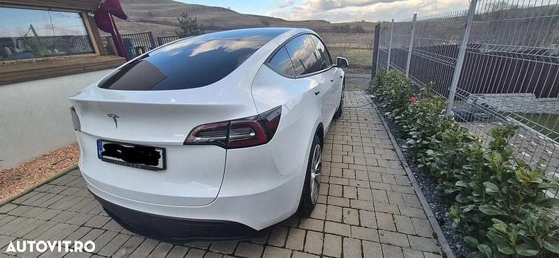 Second-hand Tesla Model Y 150 kW (204 CP) 2022 Culoarealb SUV