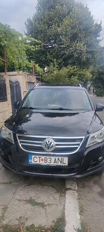 Culoarenegru Utilizat 2010 VW Tiguan Team SUV | 7.300 EUR (Preț OK) - Imagine 1/4