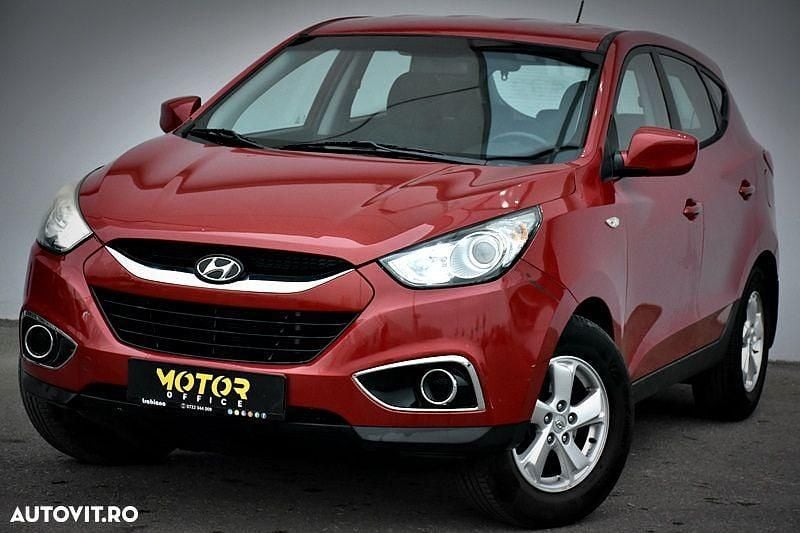 Second-hand Hyundai ix35 Comfort 116 CP (85 kW) 2011 Culoarerosu SUV
