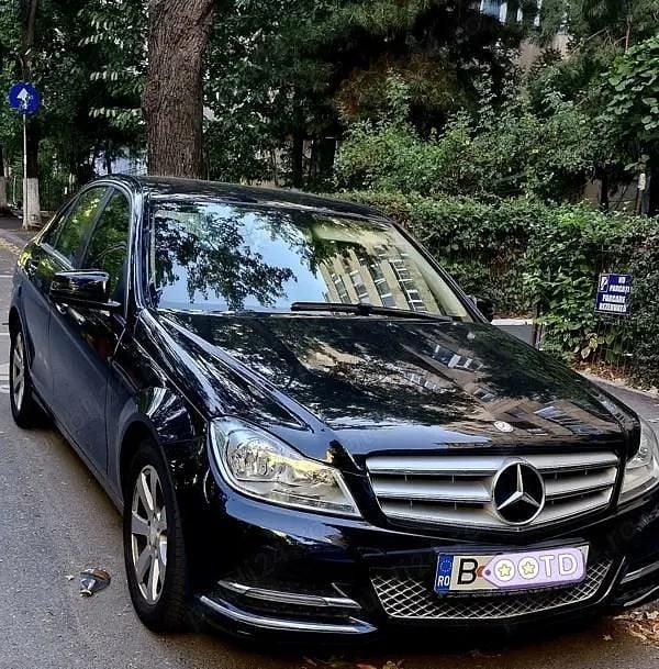 Second-hand Mercedes C180 156 CP (114 kW) 2013 Berlinǎ