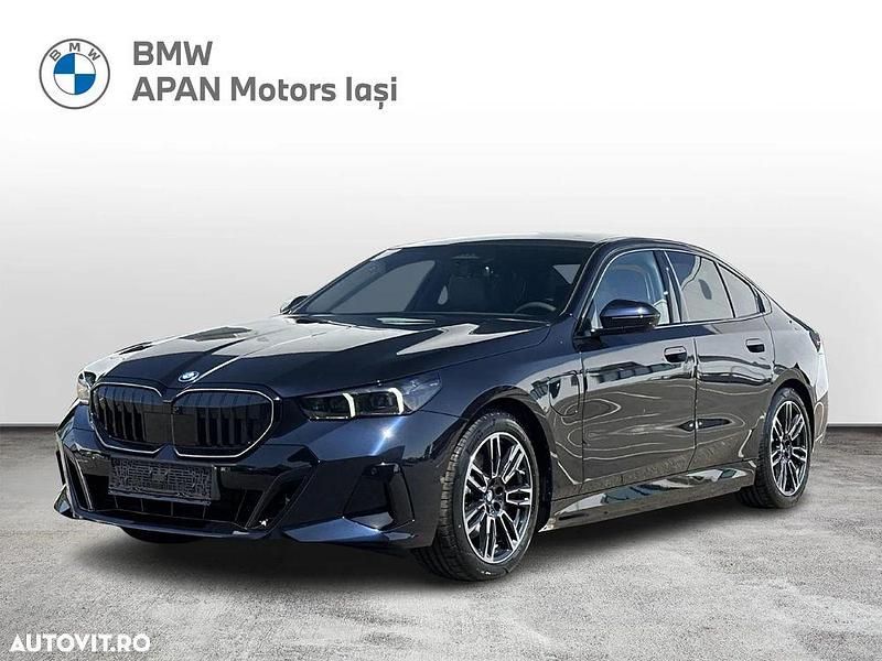 Culoarealbastru Utilizat 2025 BMW 530e Comfort Edition Berlinǎ | 82.900 EUR - Imagine 1/4
