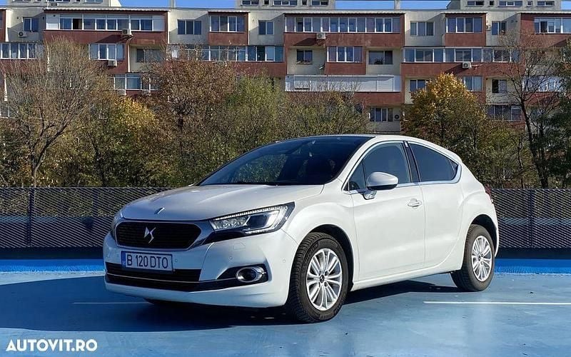 Second-hand Citroën DS4 So Chic 120 CP (88 kW) 2017 Alb Hatchback