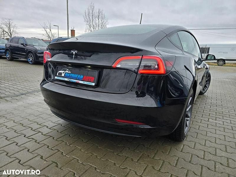 Second-hand Tesla Model 3 239 kW (325 CP) 2021 Culoarenegru Berlinǎ