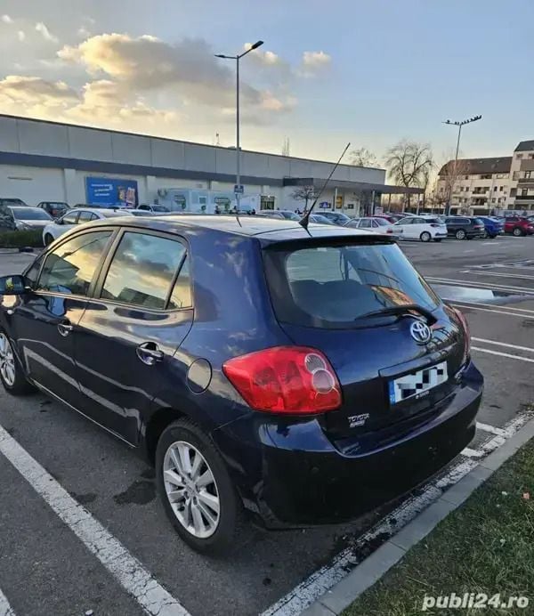 Second-hand Toyota Auris 126 CP (92 kW) 2008 Albastru Hatchback