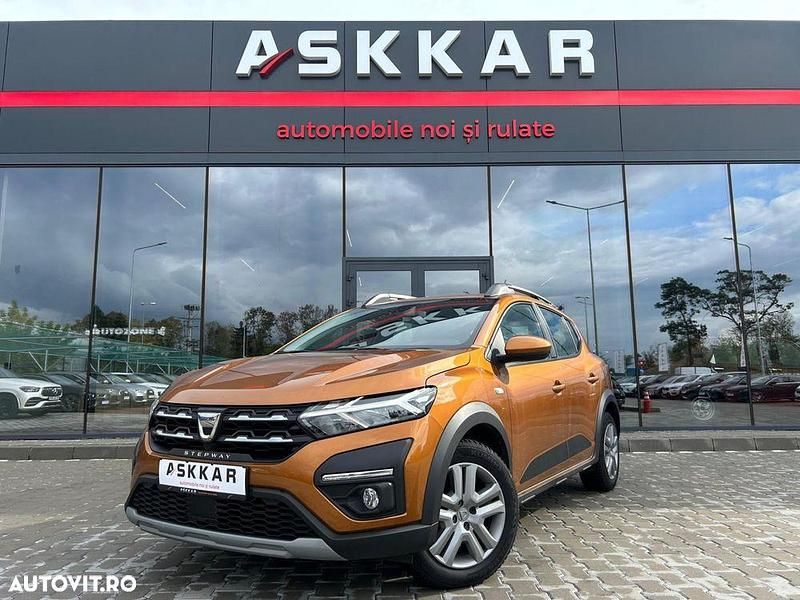 Culoareportocaliu Utilizat 2022 Dacia Sandero Comfort Hatchback | 12.000 EUR (Preț OK) - Imagine 1/4