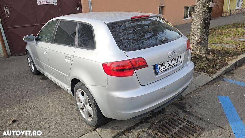 Second-hand Audi A3 105 CP (77 kW) 2011 Culoareargint Hatchback