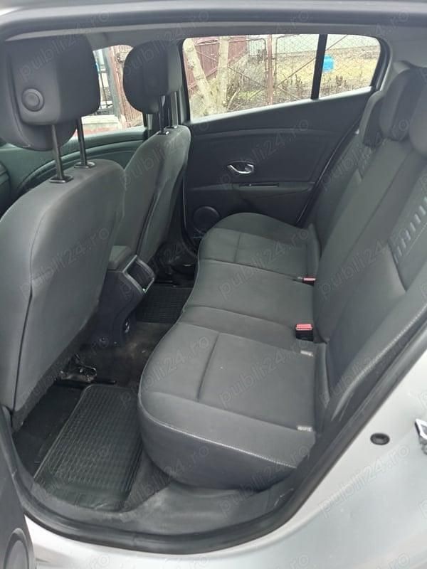 Utilizat 2010 Renault Mégane III Hatchback | 3.699 EUR (Preț OK) - Imagine 1/4