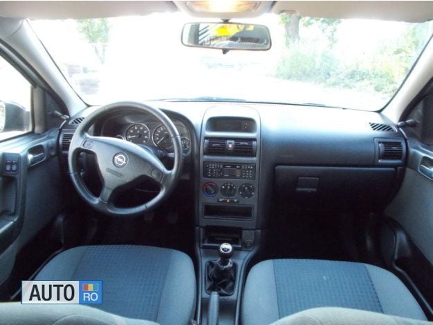Second-hand Opel Astra 101 CP (74 kW) 2004 Negru Break