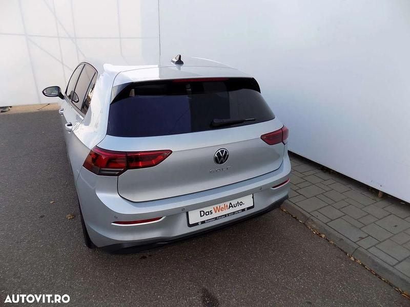 Second-hand VW Golf VIII Life 116 CP (85 kW) 2023 Culoaregri Hatchback